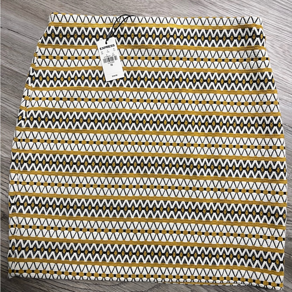 Express mini skirt